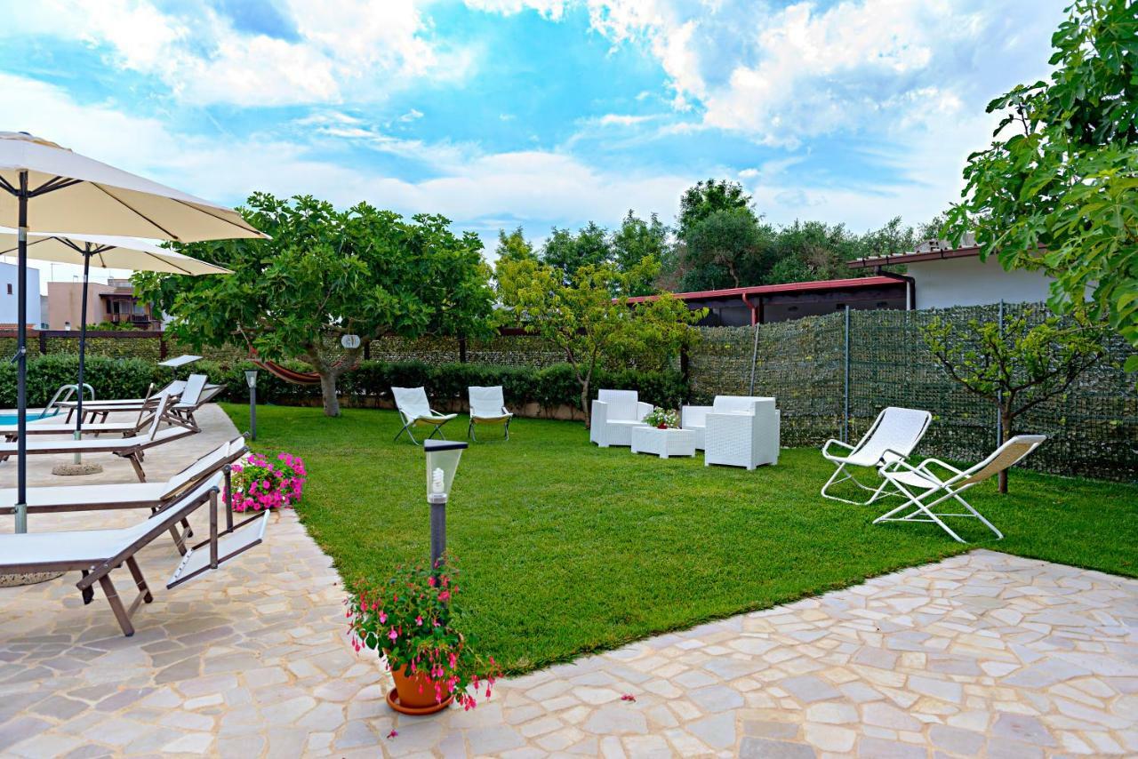 Casa Vacanza Augusto Uggiano La Chiesa Exterior photo